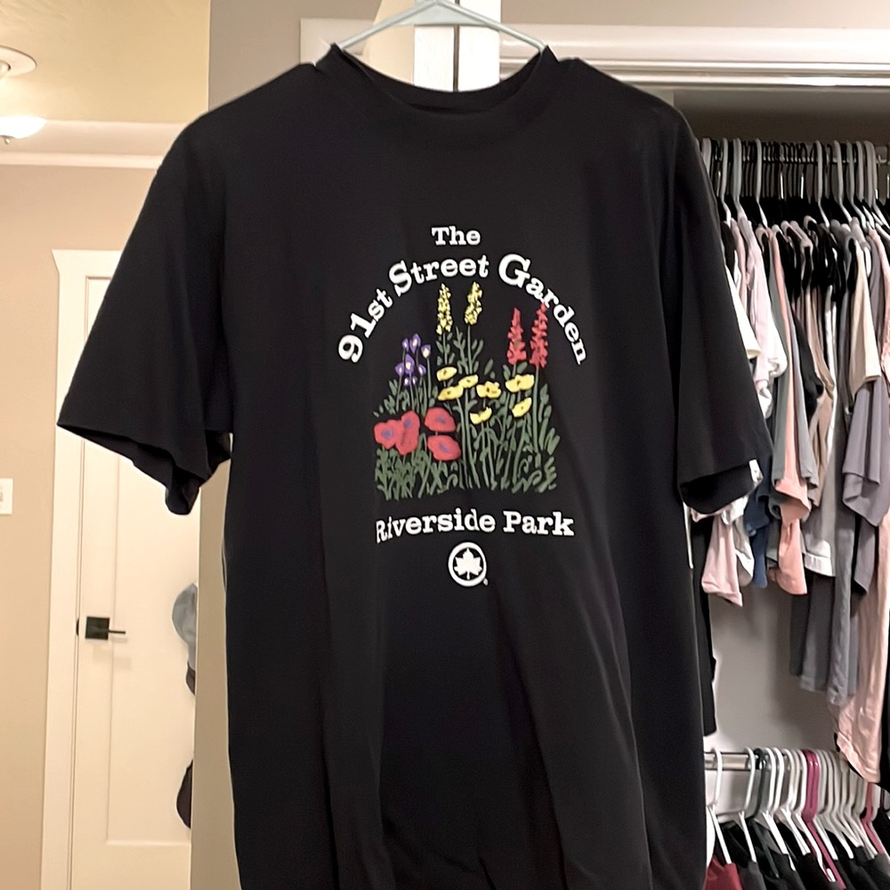 ONLY NEW YORK Riverside Park T-shirt never worn. Size M (runs big).